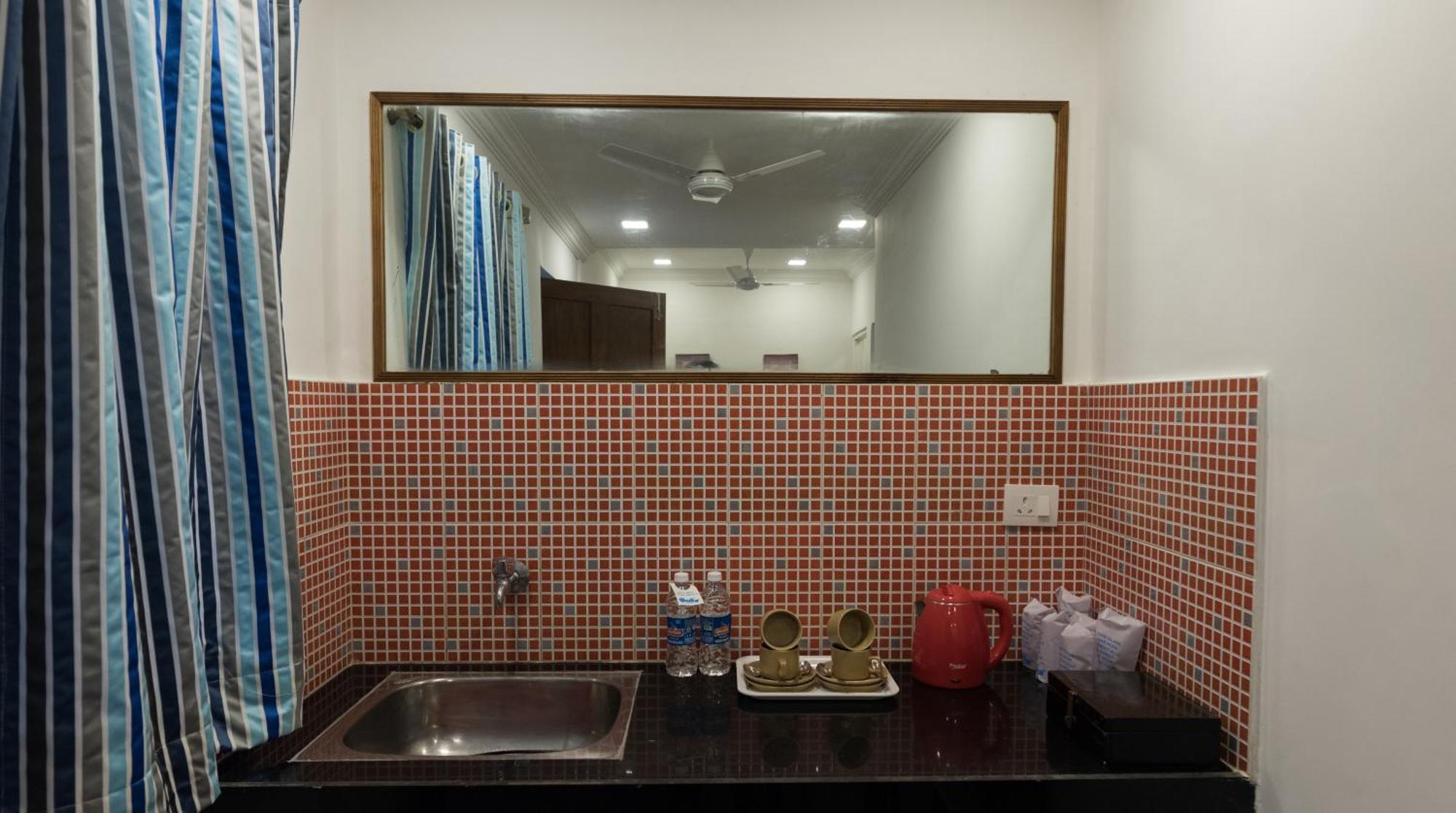 अपार्टमेंट 2 Bedroom Apartment In Resort On Candolim Beach *